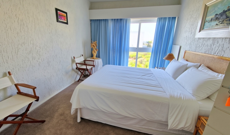 7 Bedroom Property for Sale in Wavecrest Eastern Cape